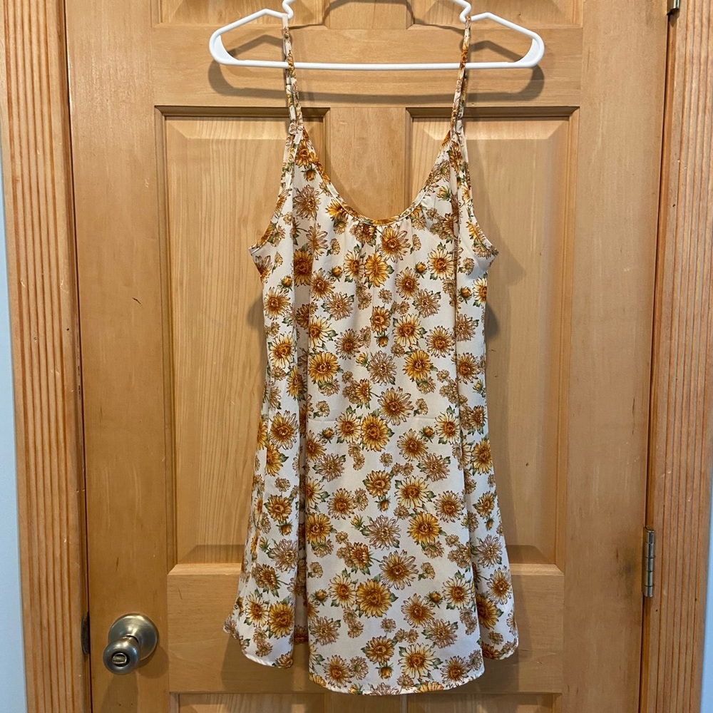 Forever 21 Sunflower Shift Dress - Size Small